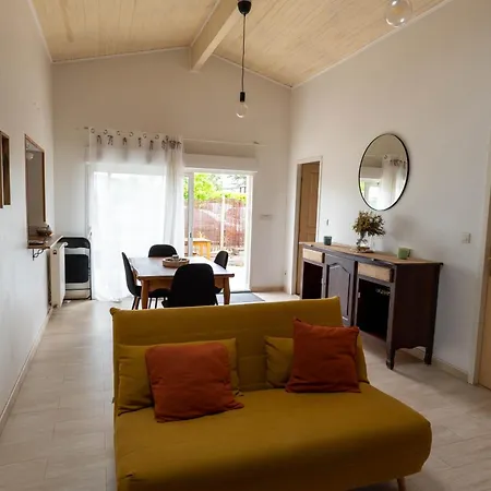 En Face Des Vignes Holiday home Montagne (Gironde)