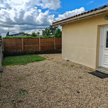 Holiday home En Face Des Vignes Montagne (Gironde)